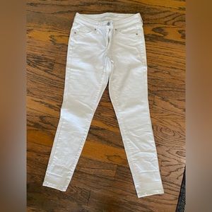 White skinny jeans